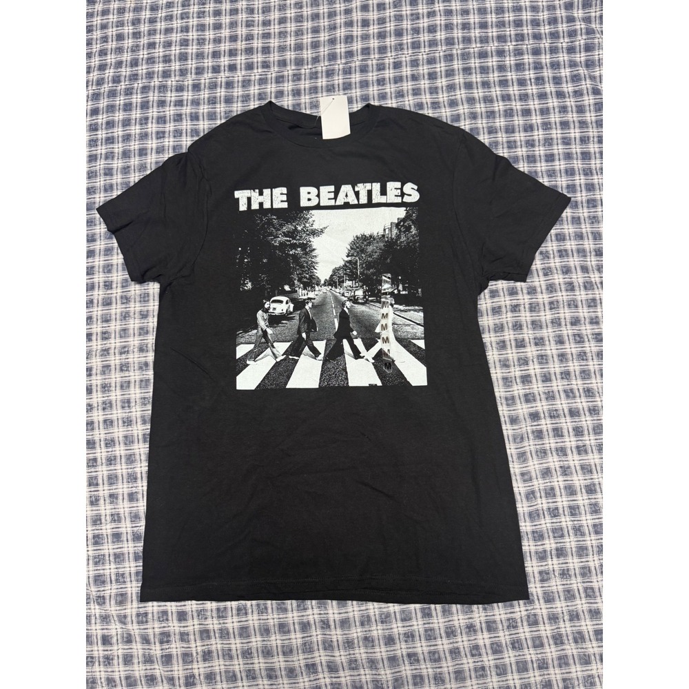 The Beatles Abbey Road Graphic T-Shirt Mens Medium Black Short Sleeve Cotton NWT